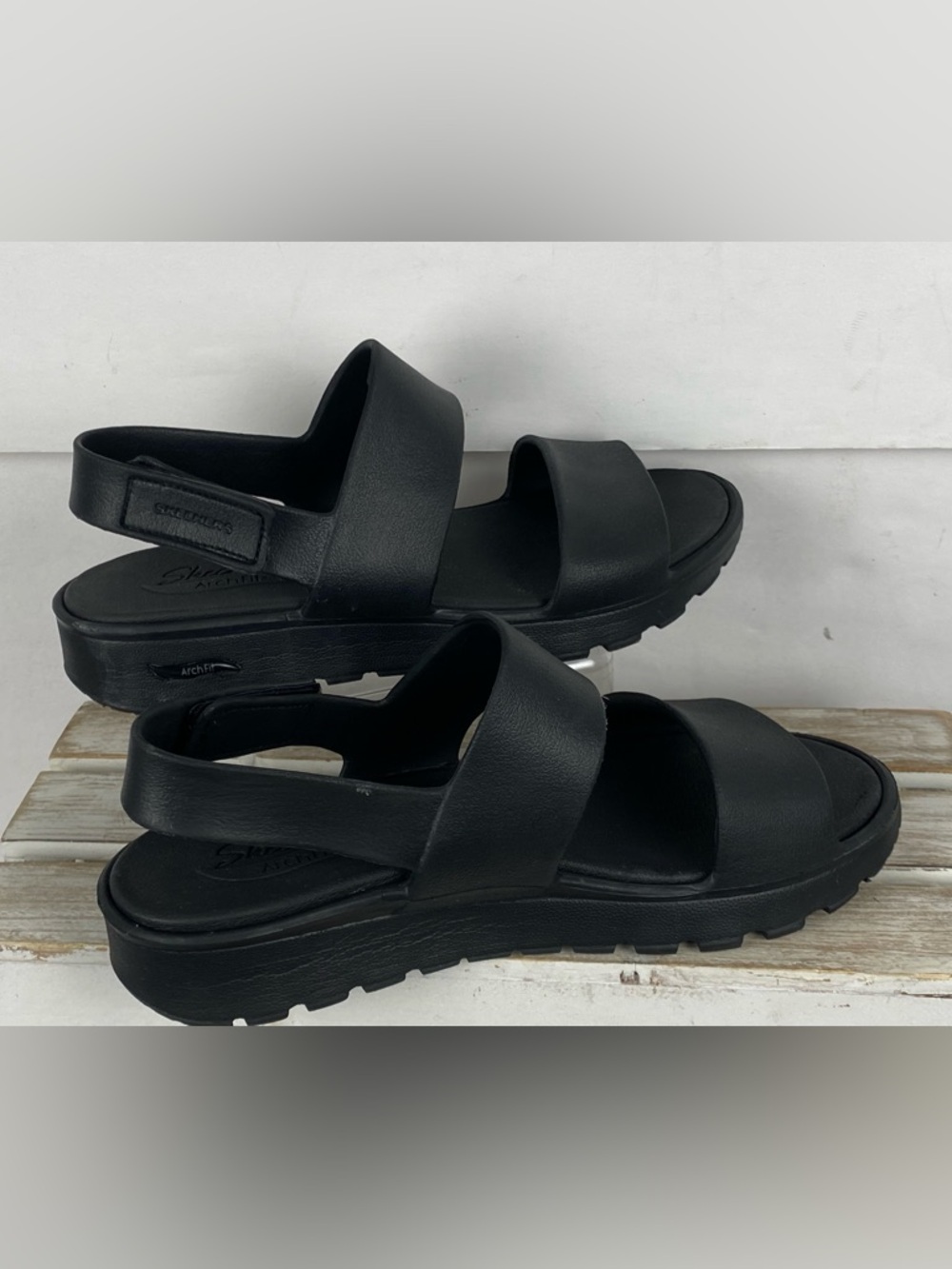 Skechers Women's Foamies Arch Fit
Footsteps - Day Dream sandals in black size 9 - Picture 2 of 13